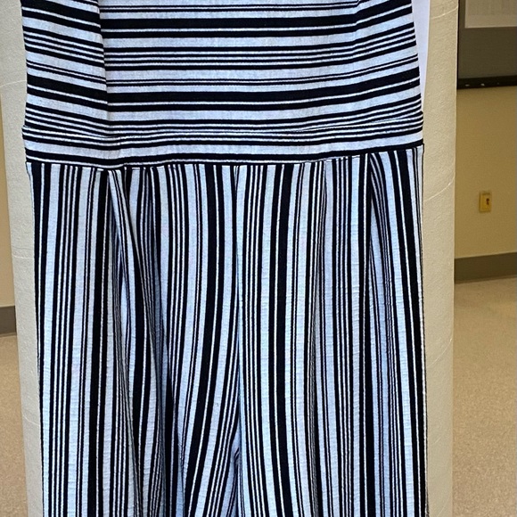 Bleuh ciel Jumpsuit medium, new without tag - Picture 2 of 3